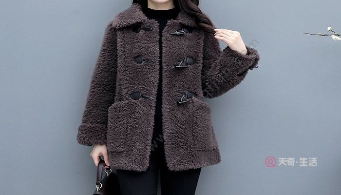 牛角扣大衣适合年龄 牛角扣大衣适合人群(图3) 牛角扣大衣适合年龄